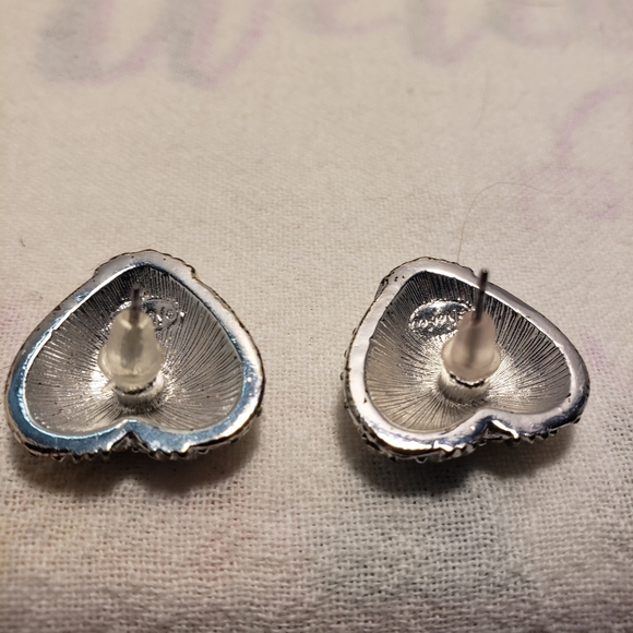Beautiful Vintage Napier Silvertone Heart Pierced Earrings with crystals - Picture 3 of 7